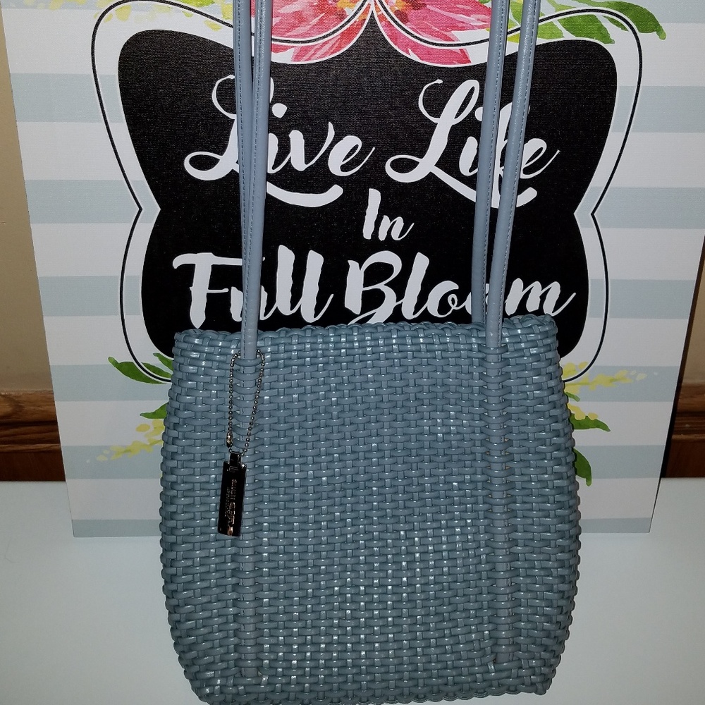 Nine West beautiful blue basket weave style purse